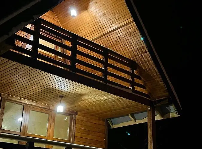 Hill Hut Myta